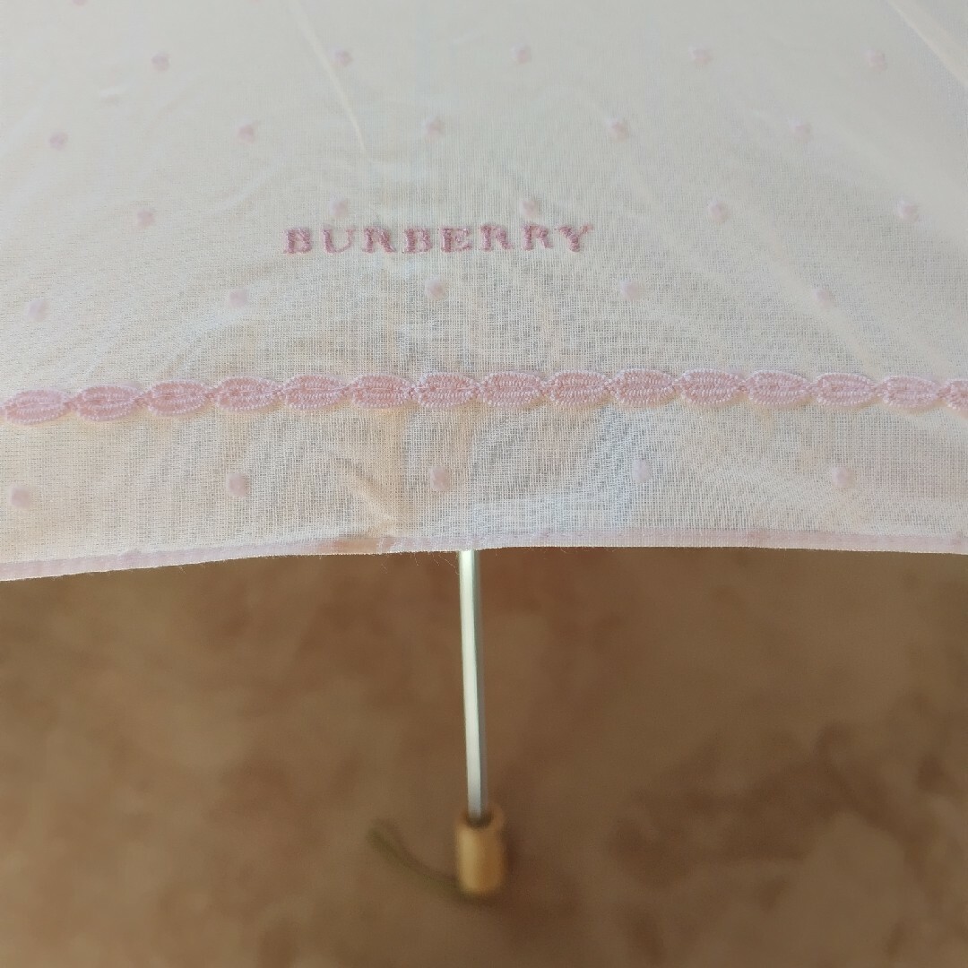 BURBERRY(バーバリー)の【しまちゃん様専用】✢新品未使用✢　BURBERRY　晴雨兼用傘 レディースのファッション小物(傘)の商品写真