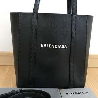 定価17万 未使用 BALENCIAGA 2way バルベス ノースサウスAYのバッグ