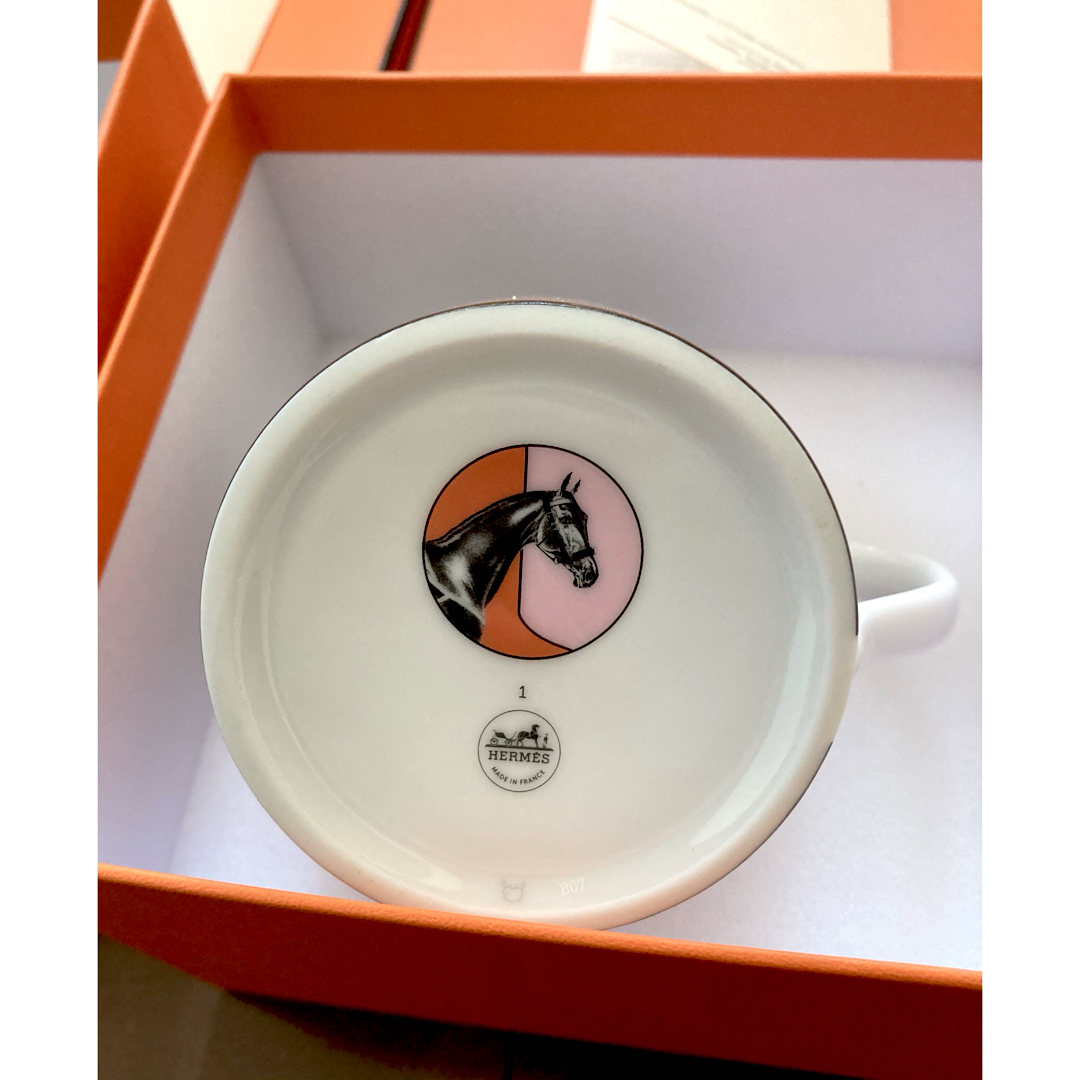 Hermes(エルメス)の《新品》エルメス　マグカップ　名品全色セット✨　シャルパンティーヌ　全色セット インテリア/住まい/日用品のキッチン/食器(グラス/カップ)の商品写真