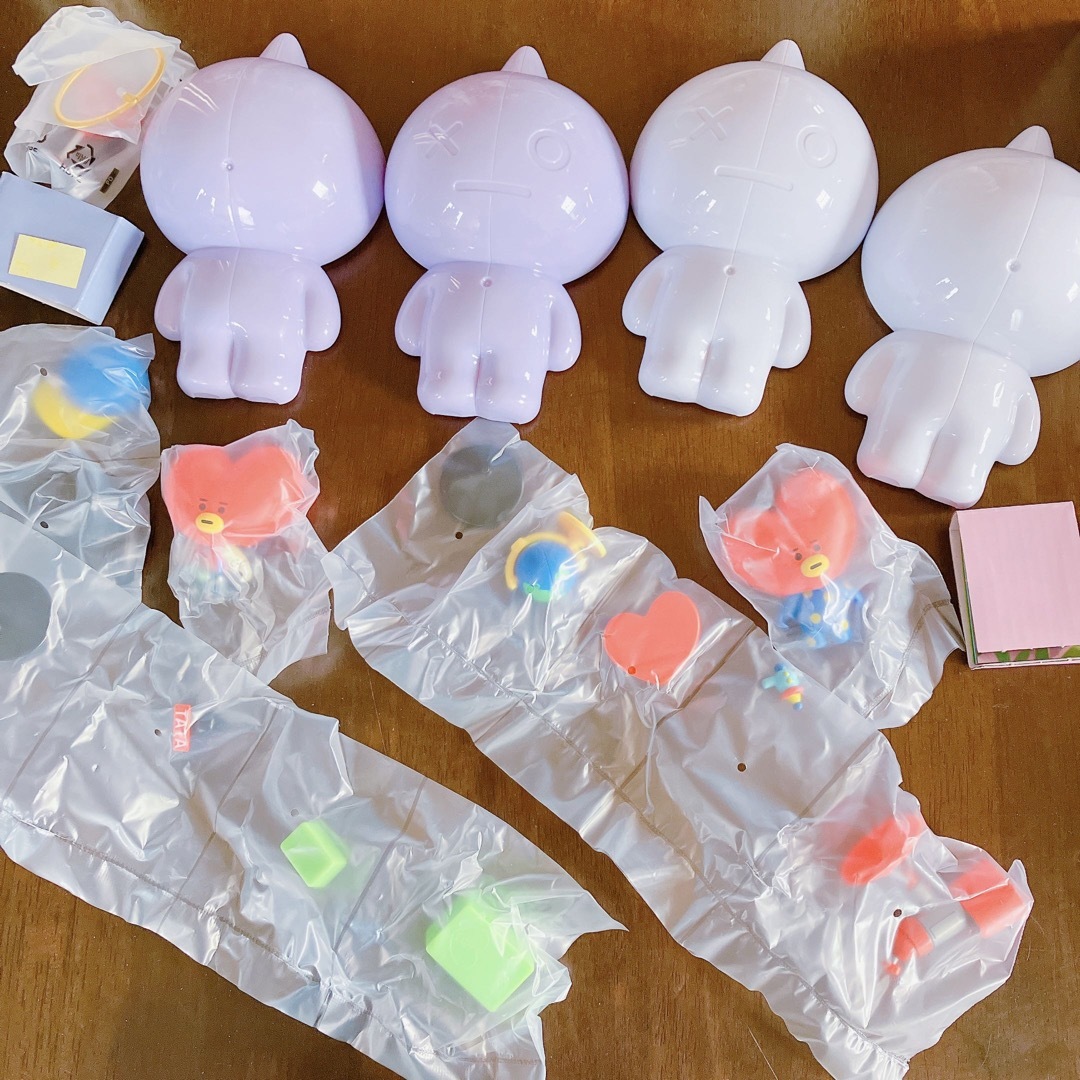 防弾少年団(BTS)(ボウダンショウネンダン)のTATA フィギュア セット BTS BT21 tinytan テテ テヒョン エンタメ/ホビーのタレントグッズ(アイドルグッズ)の商品写真