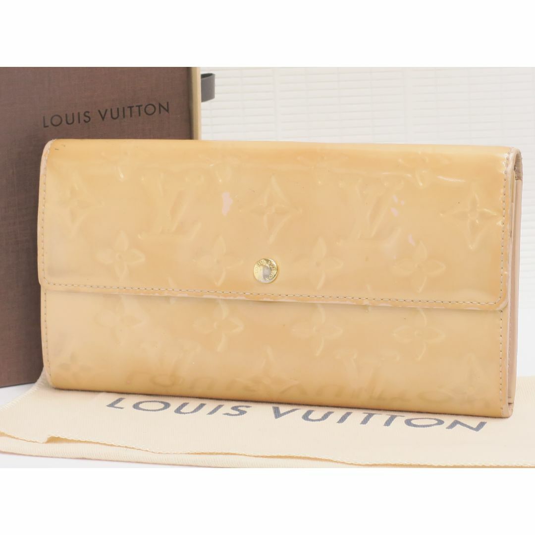 LOUIS VUITTON(ルイヴィトン)のルイヴィトン　ヴェルニ　ポルトフォイユ・サラ　長財布　ベージュ　M91764　LOUIS VUITTON　18678803 レディースのファッション小物(財布)の商品写真