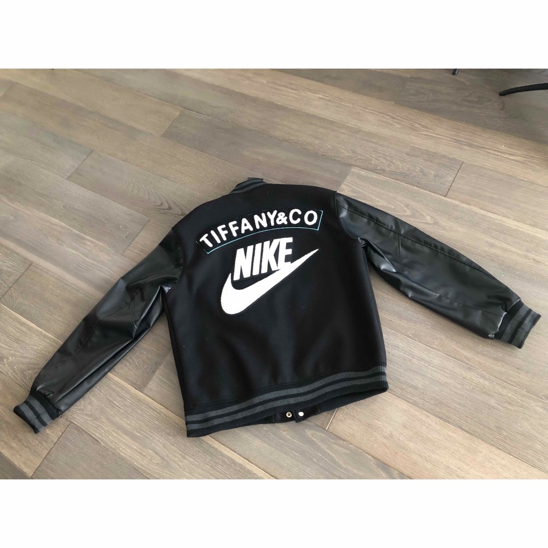 Nike &ティファニー コラボジャケット スタジャンの通販 by Yu Nike &ティファニー コラボジャケット スタジャンの通販 by Yu