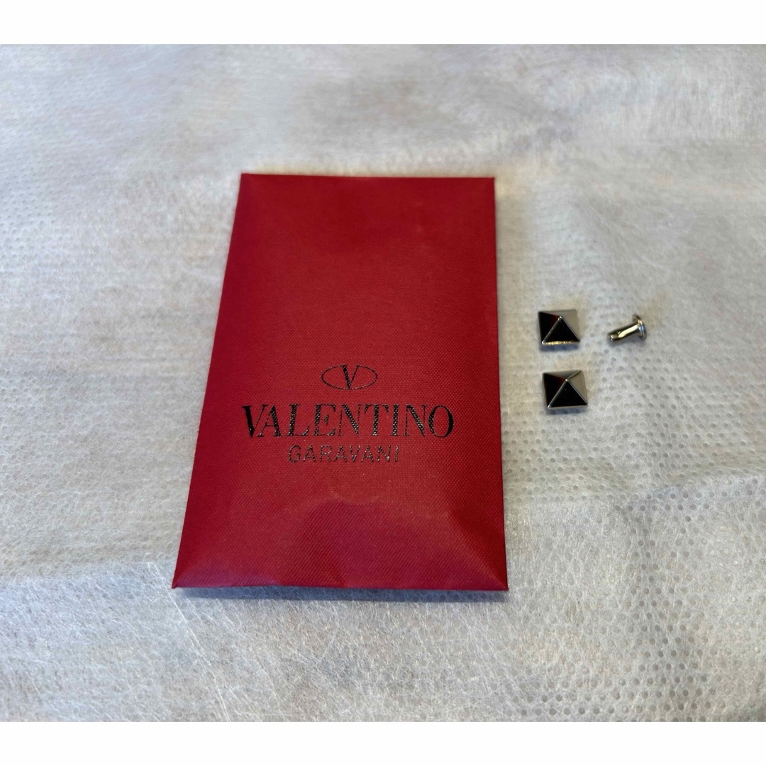 VALENTINO(ヴァレンティノ)のヴァレンティノ  スタッズ　長財布 レディースのファッション小物(財布)の商品写真