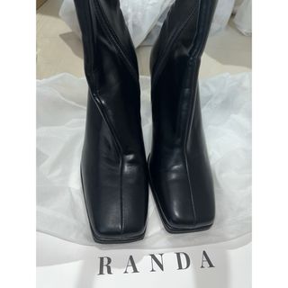 ランダ(RANDA)の新品未使用　RANDA  ブーツ　Mサイズ　ブラック(ブーツ)