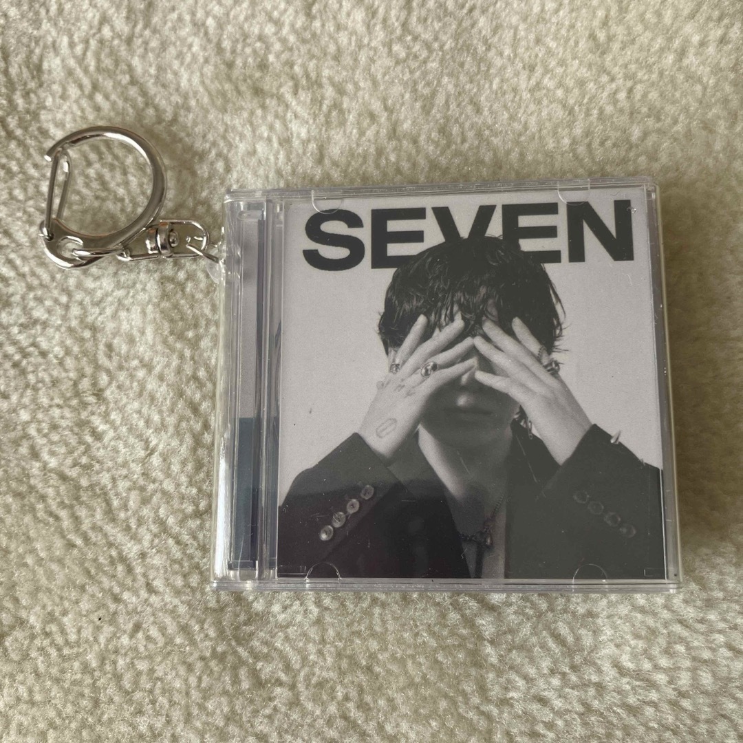 防弾少年団(BTS)(ボウダンショウネンダン)のBTS  ジョングク　SEVEN  ミニCDキーリング エンタメ/ホビーのタレントグッズ(アイドルグッズ)の商品写真