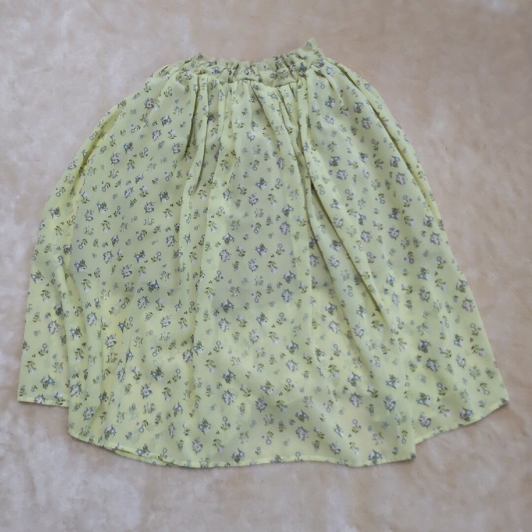 GU(ジーユー)のGU　ジーユー　スカート　140　女児　イエロー　花柄 キッズ/ベビー/マタニティのキッズ服女の子用(90cm~)(スカート)の商品写真