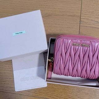 ミュウミュウ(miumiu)のmiumiu 財布(財布)