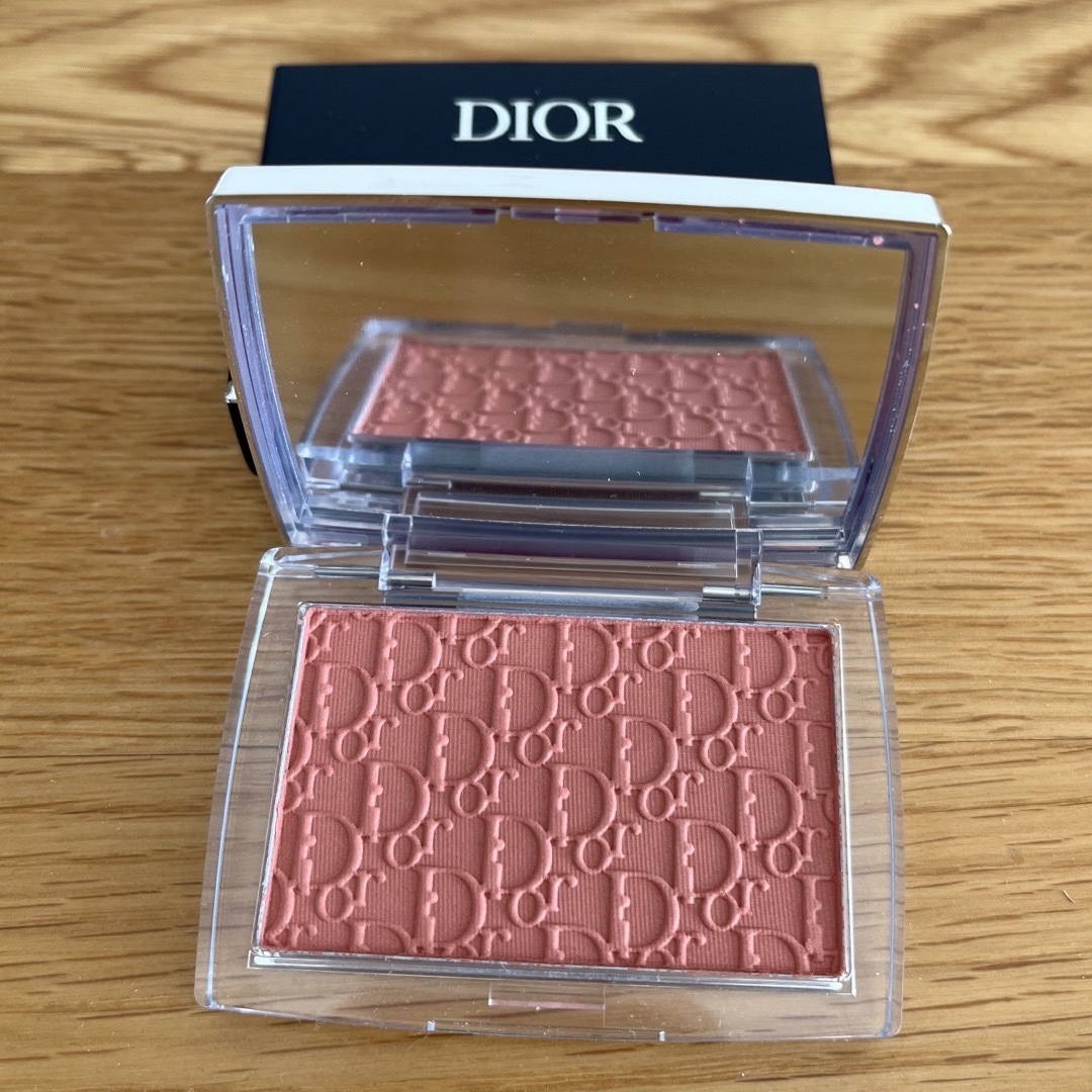 Dior(ディオール)のDIOR ロージー グロウ　012ローズウッド コスメ/美容のベースメイク/化粧品(チーク)の商品写真