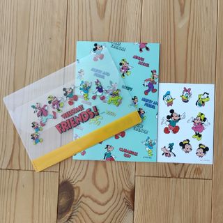 ディズニー(Disney)のディズニー　ミッキーマウス　A5ノート　ファイル　シール付き(ノート/メモ帳/ふせん)