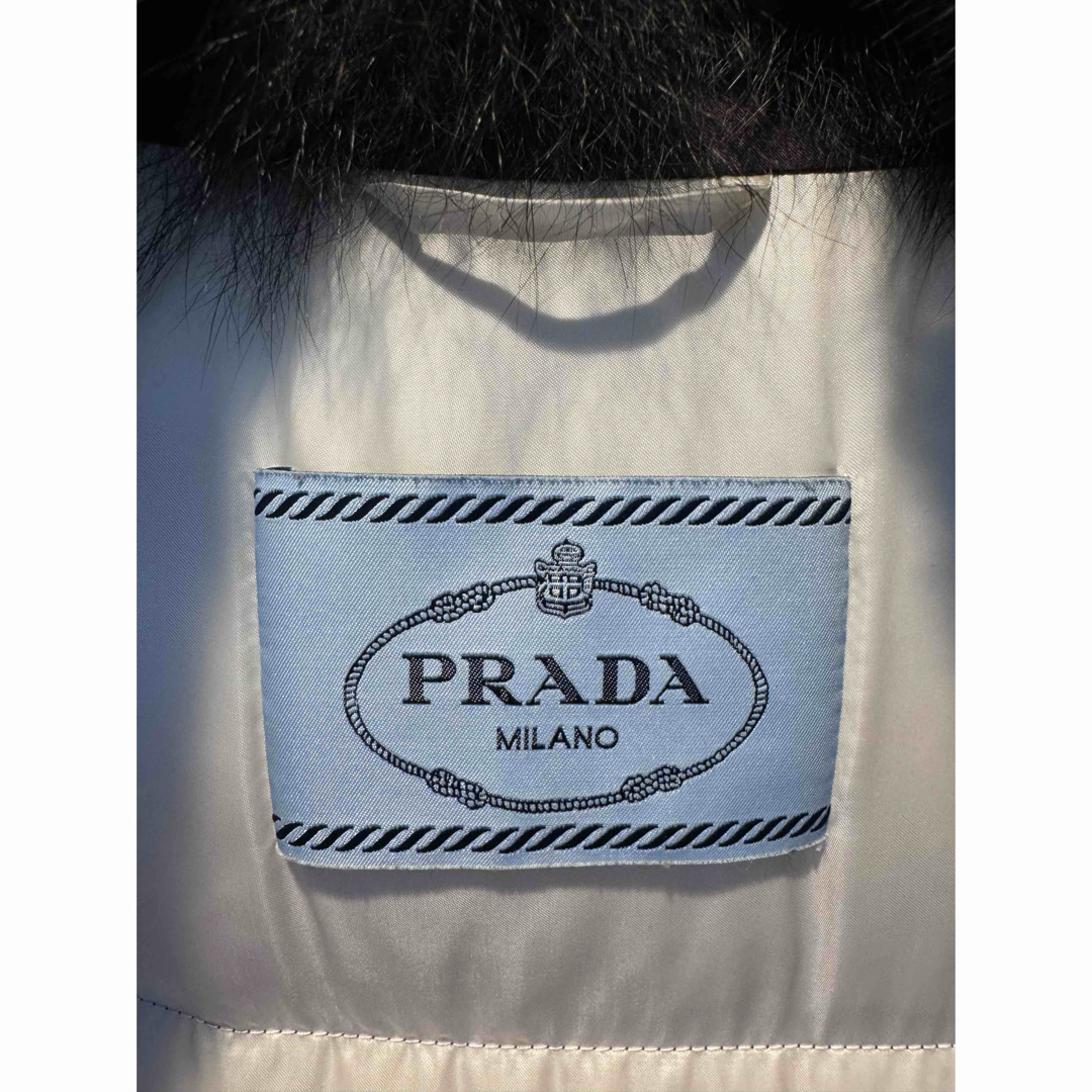 PRADA(プラダ)のPRADA プラダ　フォックスファー付きダウン　ロングコート レディースのジャケット/アウター(ダウンコート)の商品写真