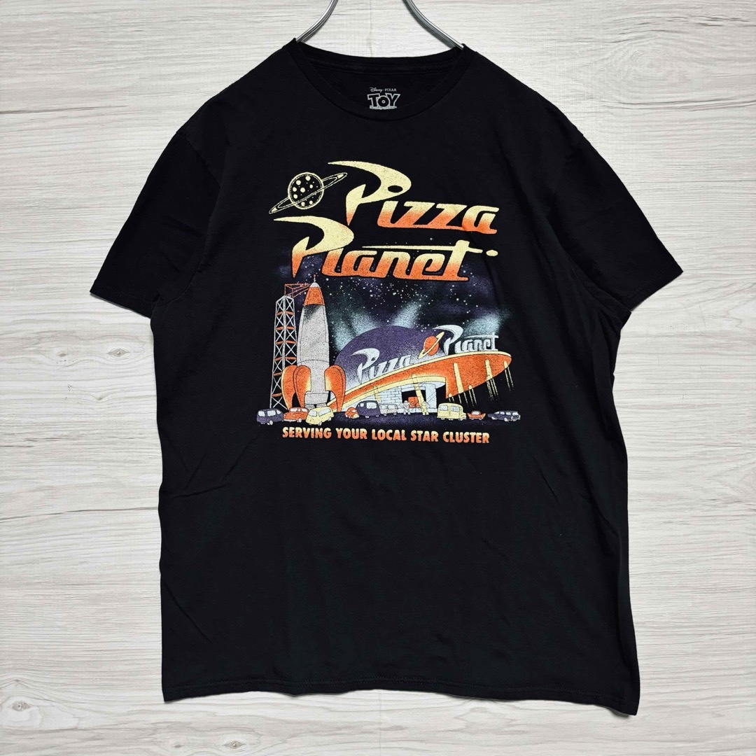 トイ・ストーリー(トイストーリー)の【即完売モデル】ディズニー　ピクサー　トイストーリー ピザプラネット Tシャツ  メンズのトップス(Tシャツ/カットソー(半袖/袖なし))の商品写真