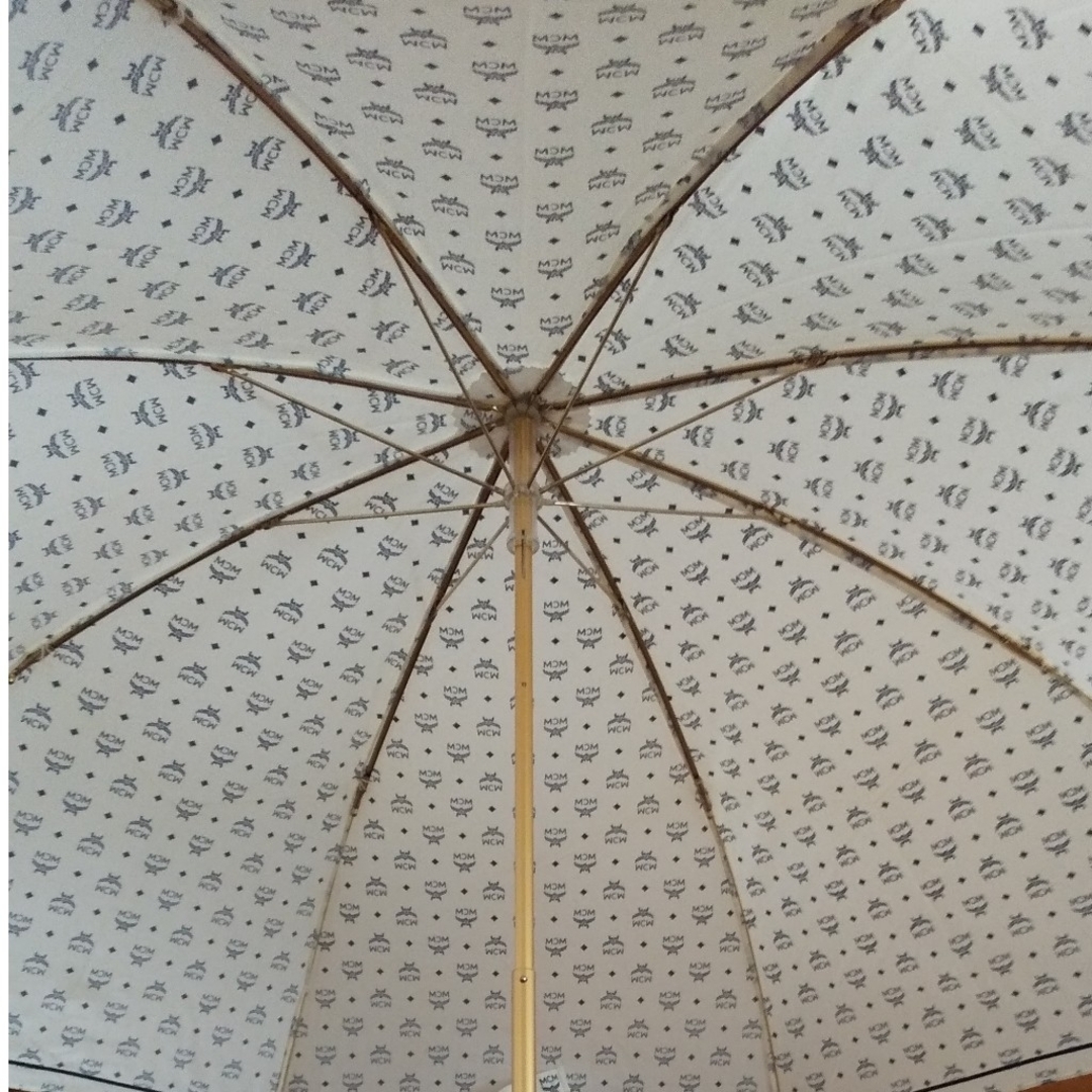 MCM(エムシーエム)の★未使用★ MCM 折りたたみ傘 レディースのファッション小物(傘)の商品写真