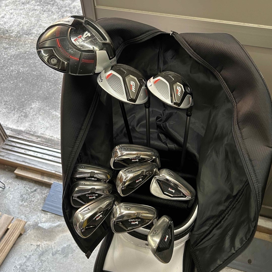 TaylorMade(テーラーメイド)のテーラーメイド　M4 ドライバー・ウッド・アイアン・キャディバッグ スポーツ/アウトドアのゴルフ(クラブ)の商品写真