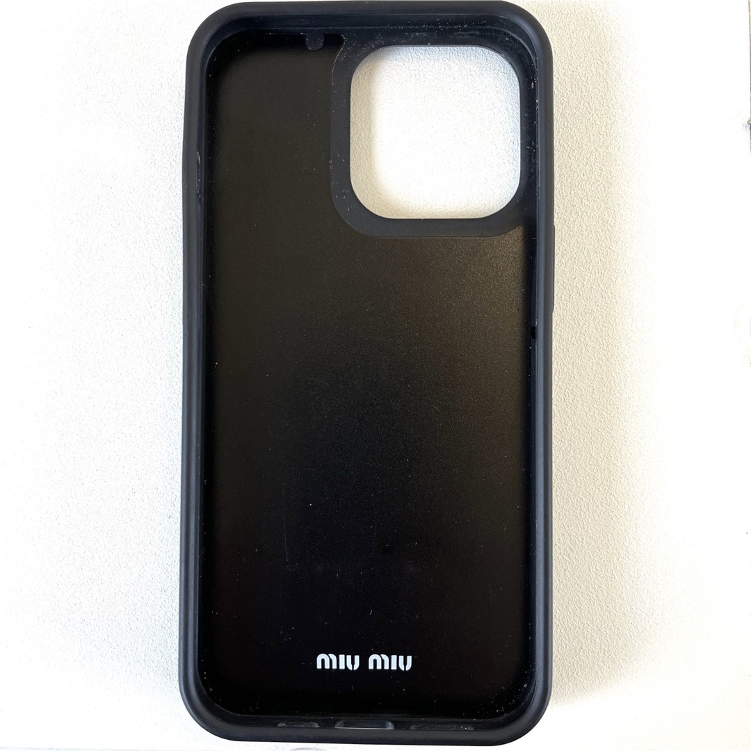 miumiu(ミュウミュウ)の美品✨miumiu iPhone13pro ケース スマホ マテラッセ スマホ/家電/カメラのスマホアクセサリー(iPhoneケース)の商品写真