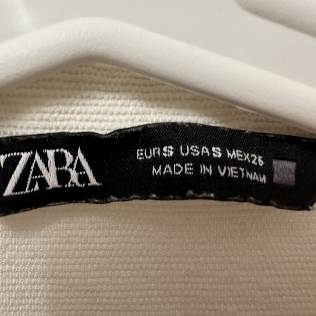 ZARA(ザラ)のZARA コーデュロイ　シャツ レディースのトップス(シャツ/ブラウス(長袖/七分))の商品写真