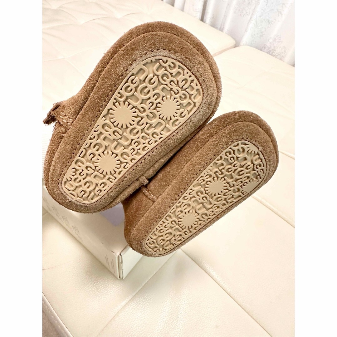 UGG(アグ)のUGG baby◆ JESSE IIベビージェシーアグムートンブーツ キッズ/ベビー/マタニティのベビー靴/シューズ(~14cm)(ブーツ)の商品写真