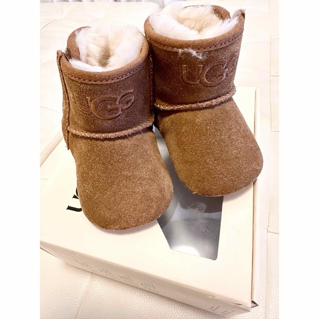 UGG(アグ)のUGG baby◆ JESSE IIベビージェシーアグムートンブーツ キッズ/ベビー/マタニティのベビー靴/シューズ(~14cm)(ブーツ)の商品写真