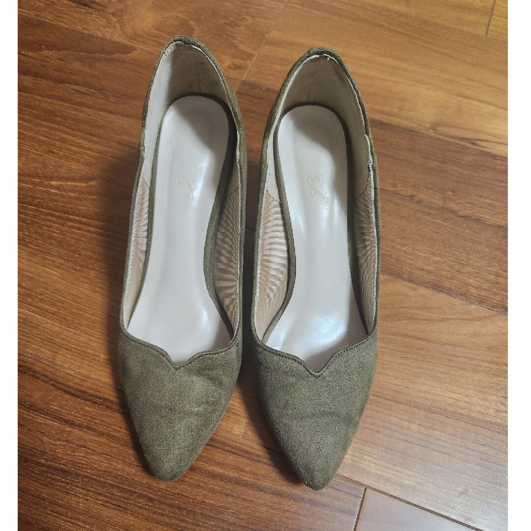 Lena　カーキスェードパンプス レディースの靴/シューズ(ハイヒール/パンプス)の商品写真