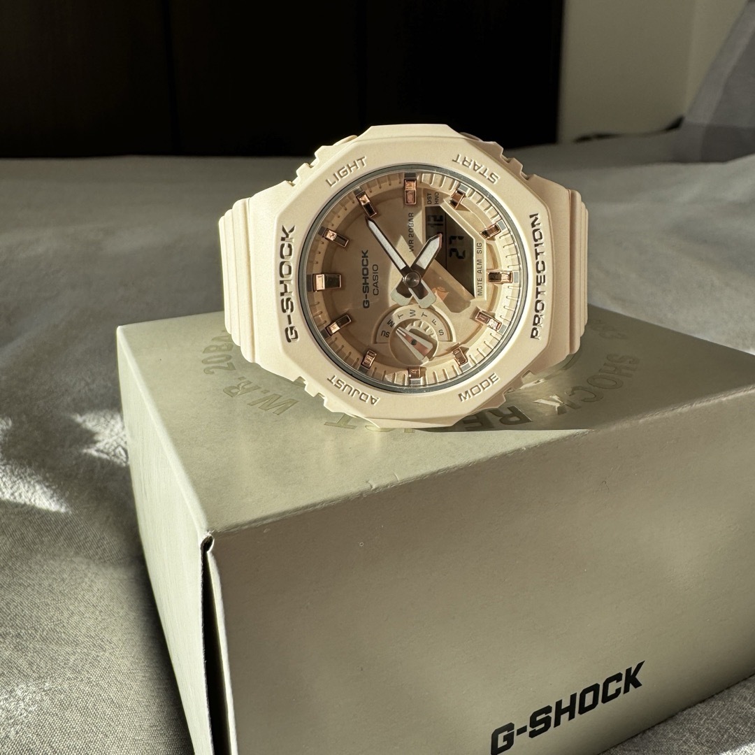 G-SHOCK(ジーショック)のG-SHOCK  カシオーク　サーモンピンク　海外限定 メンズの時計(腕時計(デジタル))の商品写真
