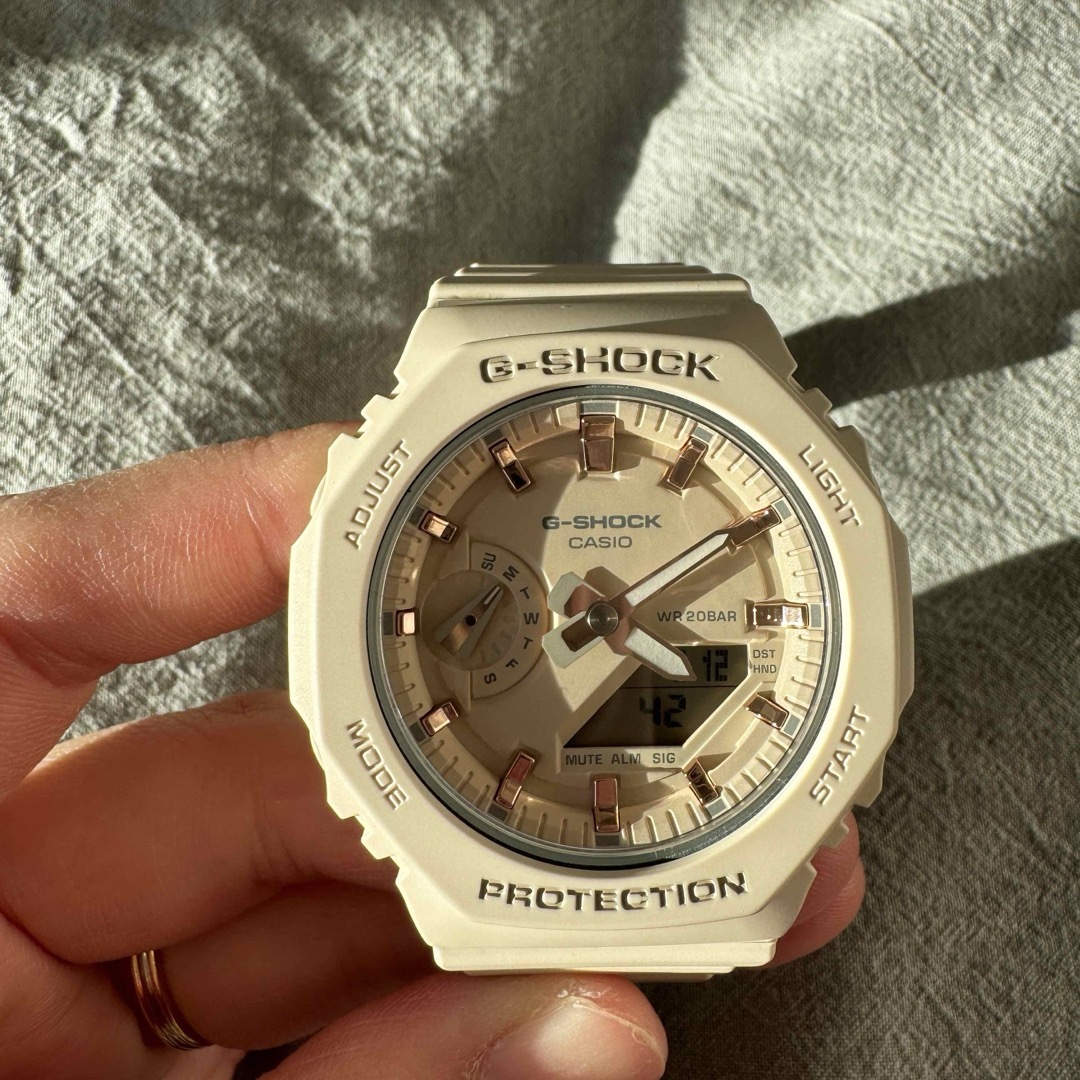G-SHOCK(ジーショック)のG-SHOCK  カシオーク　サーモンピンク　海外限定 メンズの時計(腕時計(デジタル))の商品写真
