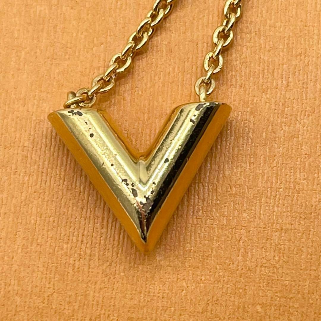 LOUIS VUITTON(ルイヴィトン)の美品✨ルイヴィトン　LV　エッセンシャルV　ネックレス　M61083　ゴールド レディースのアクセサリー(ネックレス)の商品写真