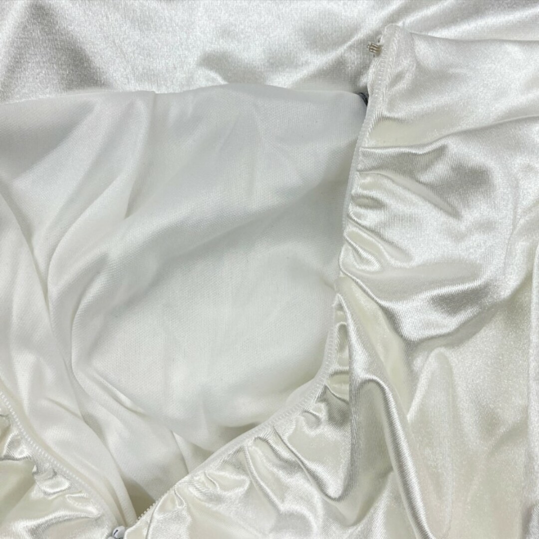 SHEIN(シーイン)のSHEIN シーイン 光沢 ホワイト レディース スカート きれいめ サイズS レディースのスカート(ひざ丈スカート)の商品写真