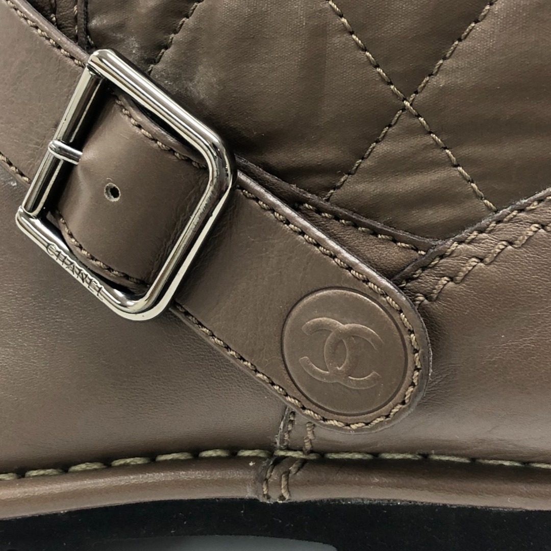 CHANEL(シャネル)のシャネル CHANEL ブーツ
 マトラッセ ココマーク G26590 ブラウン レディースの靴/シューズ(ブーツ)の商品写真