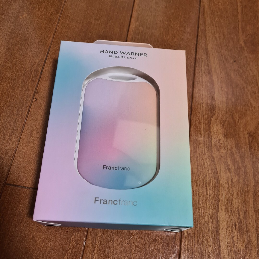 Francfranc(フランフラン)の新品  Francfranc  フランフラン  充電式カイロ  モバイルバッテリ スマホ/家電/カメラのスマートフォン/携帯電話(バッテリー/充電器)の商品写真