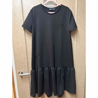 ザラ(ZARA)のZARA 黒ワンピース 半袖(ひざ丈ワンピース)