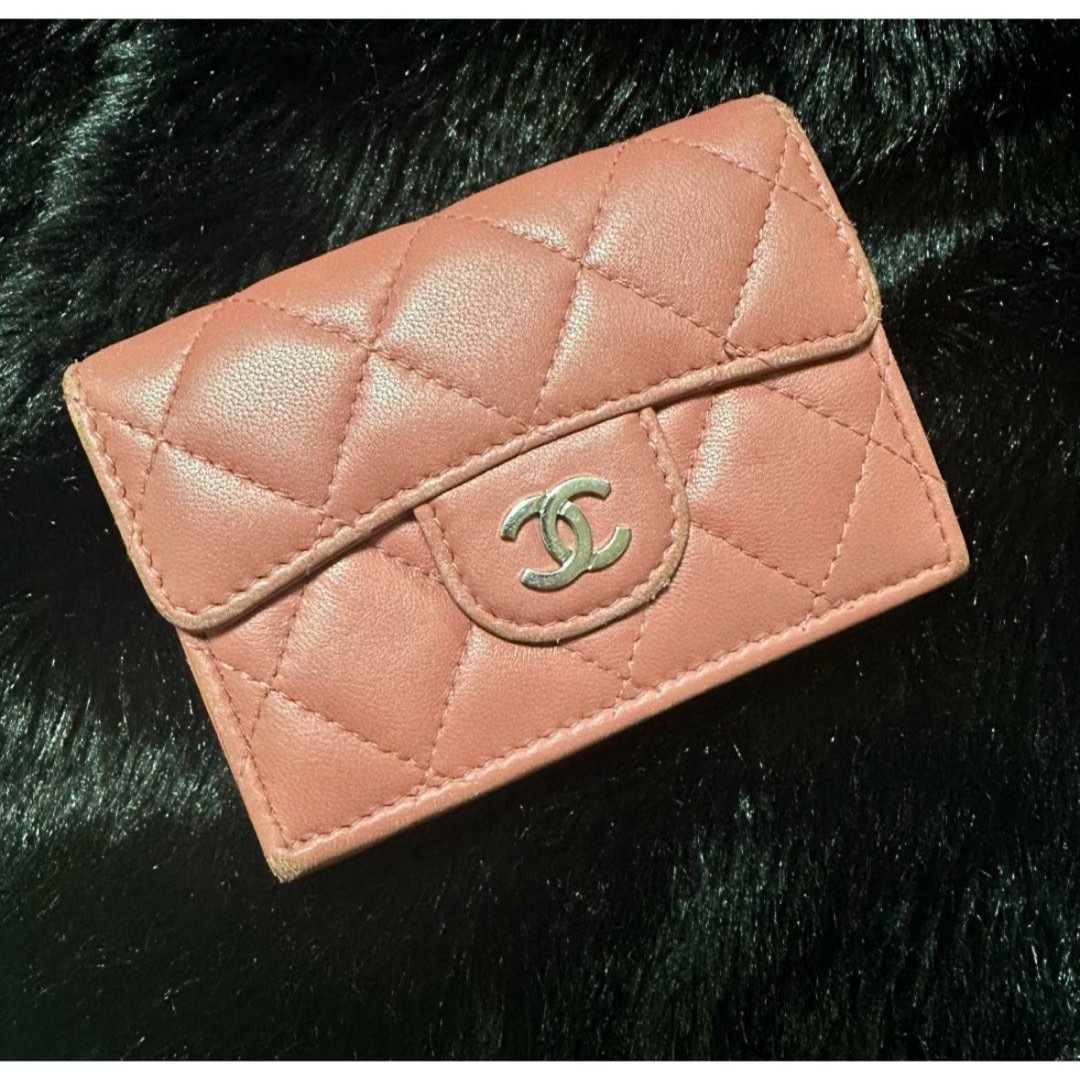 CHANEL(シャネル)のCHANEL　三つ折り財布　マトラッセ　ココマーク レディースのファッション小物(財布)の商品写真