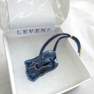 トゥモローランド(TOMORROWLAND)の新品 箱あり　LEVENS JEWELS レヴェンス　ブレスレット　ネイビー(ブレスレット/バングル)