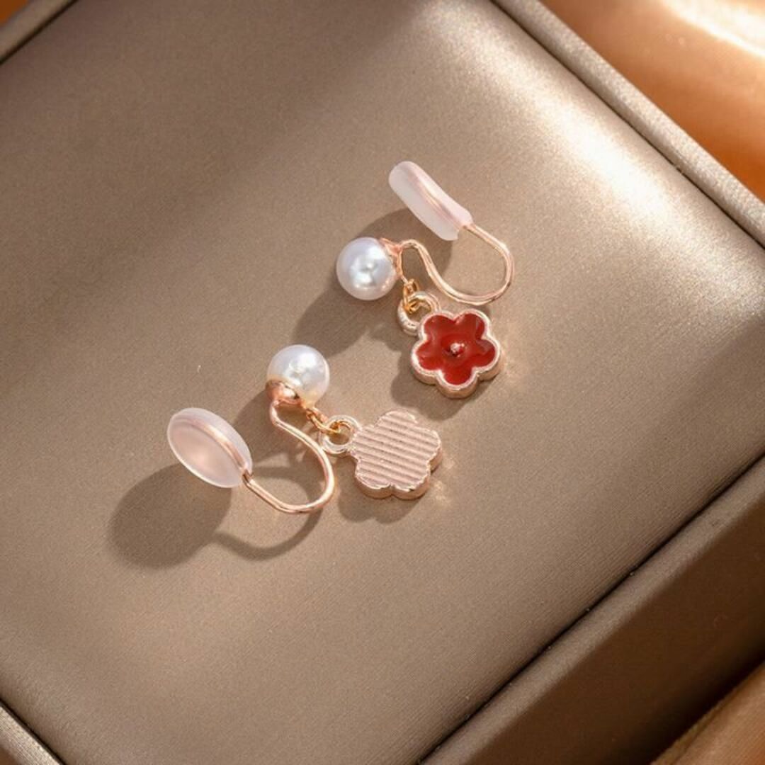 花　赤　パール　シンプル　大人　かわいい　韓国　フラワー　シリコン　ピンク レディースのアクセサリー(イヤリング)の商品写真