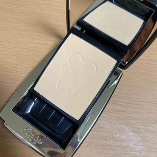 ゲラン(GUERLAIN)のゲラン☆ パリュールゴールドコンパクト　31ファンデーション☆ 定価12420円(ファンデーション)