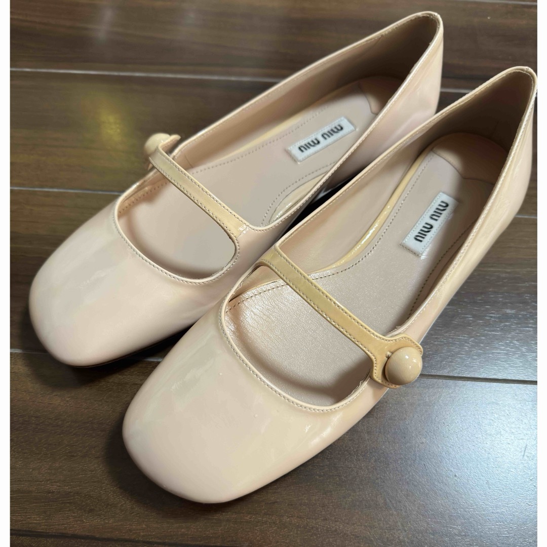 miumiu(ミュウミュウ)のmiumiu 新品未使用 変色あり バレリーナ 靴 ミュウミュウ レディースの靴/シューズ(バレエシューズ)の商品写真