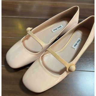 miumiu - ミュウミュウ MIU MIU バレリーナ フラットパンプス ロゴ miumiu - ミュウミュウ MIU MIU バレリーナ フラットパンプス ロゴ