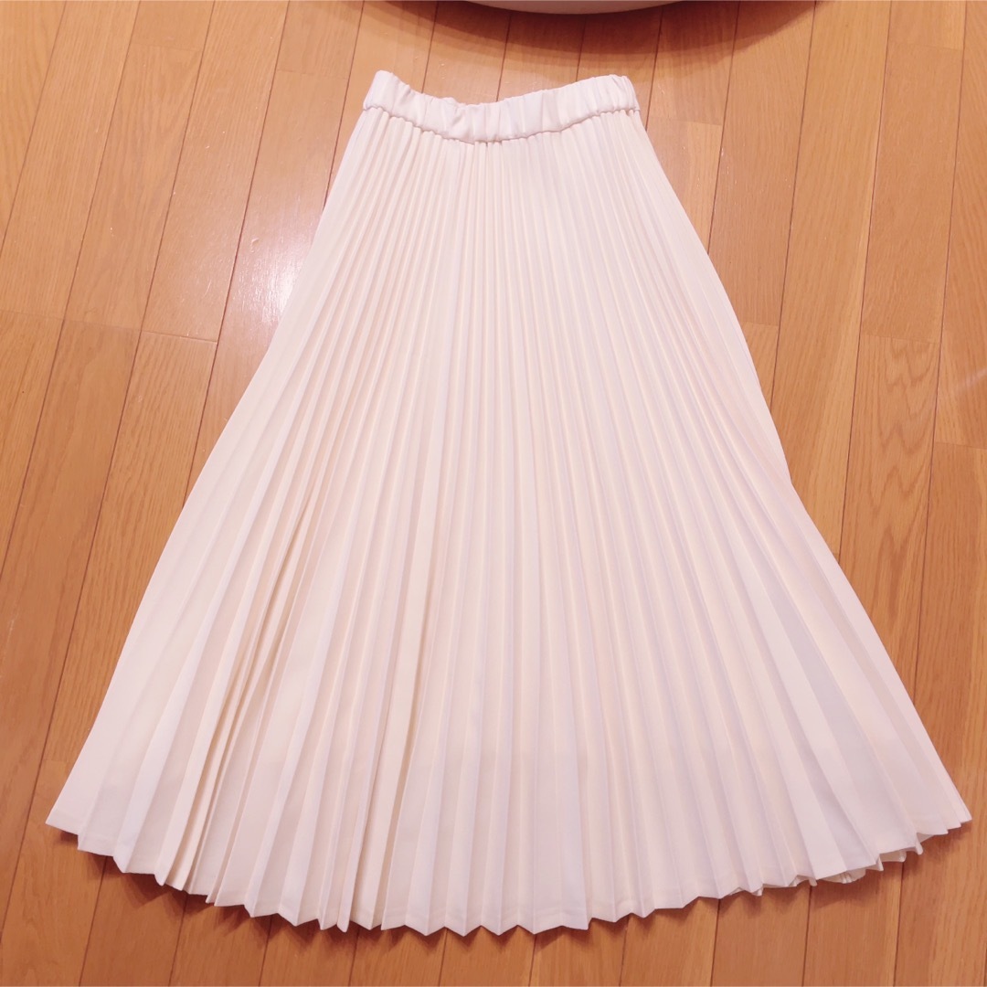 Drawer(ドゥロワー)のseventen セブンテン　プリーツスカート　オフホワイト　XS レディースのスカート(ロングスカート)の商品写真