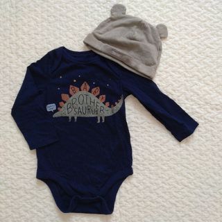 ベビーギャップ(babyGAP)の【新品未使用】ベビーギャップ　ロンパース　70　長袖　ネイビー　恐竜(ロンパース)