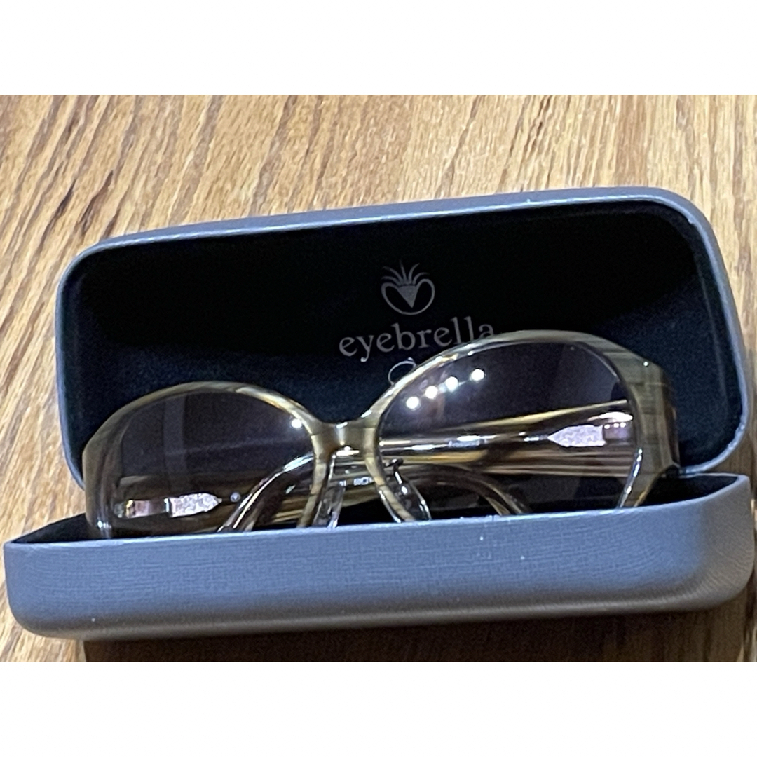 サングラス　eyebrella  EB-09 レディース　ケース付き　アイブレア レディースのファッション小物(サングラス/メガネ)の商品写真