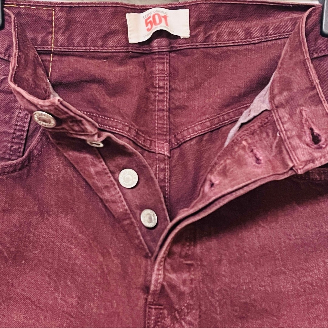 Levi's(リーバイス)の【美品】リーバイス501デニムパンツ　W32  ボタンフライ　ワインレッド メンズのパンツ(デニム/ジーンズ)の商品写真