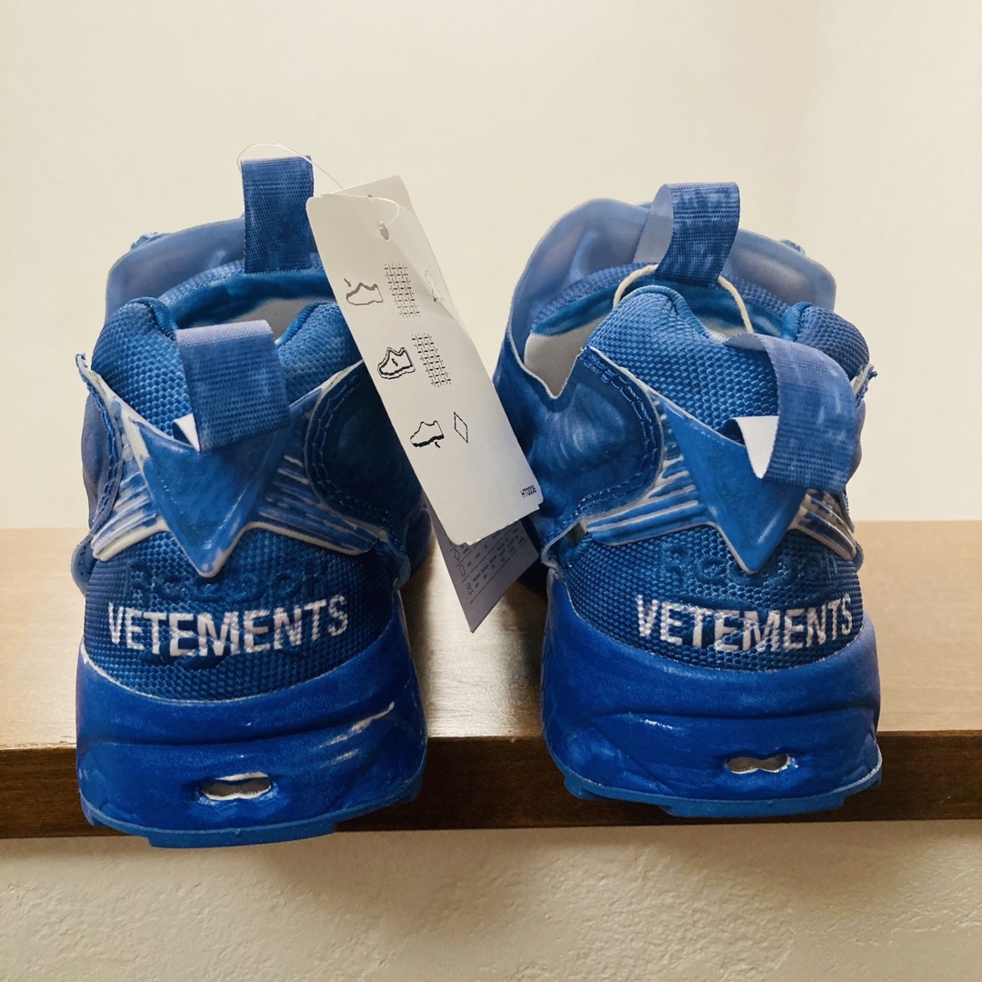 VETEMENTS(ヴェトモン)の【未使用品】VETEMENTS ×Reebok INSTAPUMP FURY レディースの靴/シューズ(スニーカー)の商品写真