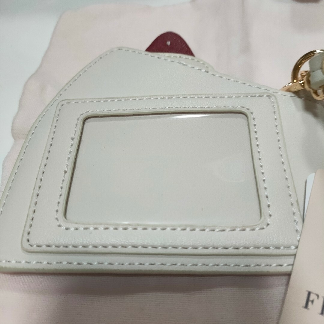 Maison de FLEUR(メゾンドフルール)のメゾンドフルールパスケース　ショートケーキ レディースのファッション小物(パスケース/IDカードホルダー)の商品写真