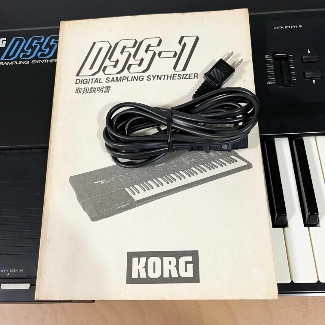 シンセサイザー　KORG DSS-1 コルグ　デジタルサンプリングシンセサイザー 楽器の鍵盤楽器(キーボード/シンセサイザー)の商品写真