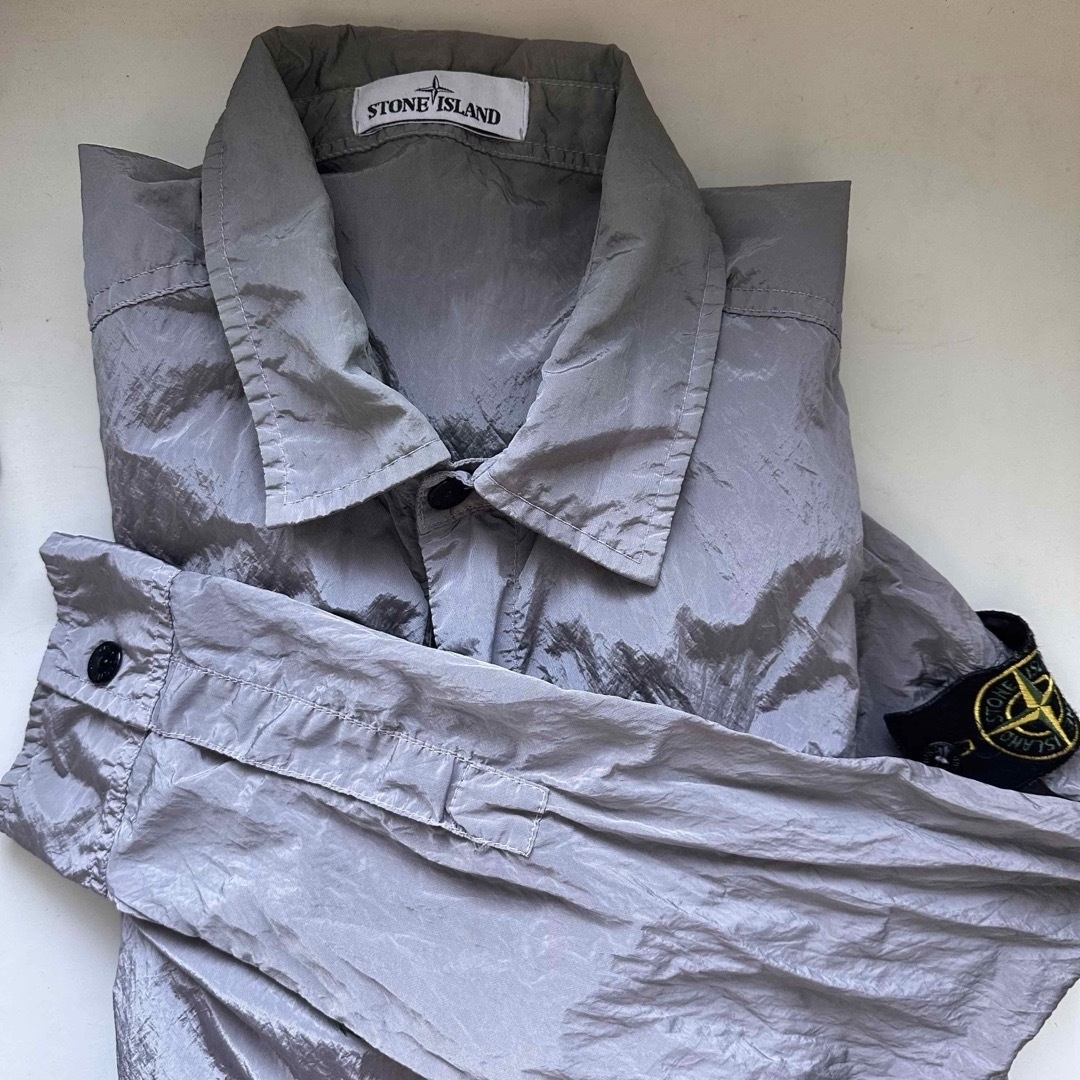 STONE ISLAND(ストーンアイランド)の【美品】【送料無料】STONE ISLANDストーンアイランドナイロンジャケット メンズのジャケット/アウター(ナイロンジャケット)の商品写真