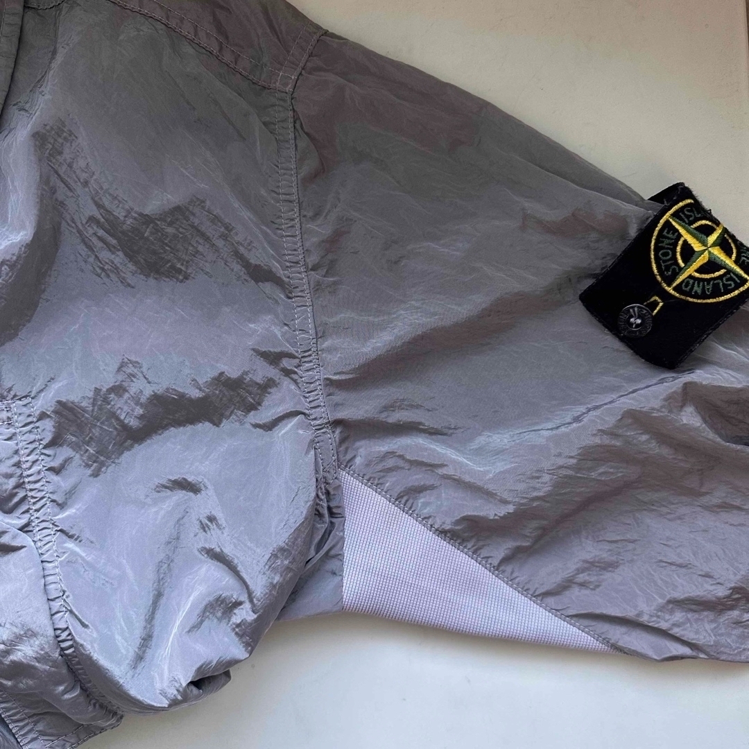 STONE ISLAND(ストーンアイランド)の【美品】【送料無料】STONE ISLANDストーンアイランドナイロンジャケット メンズのジャケット/アウター(ナイロンジャケット)の商品写真