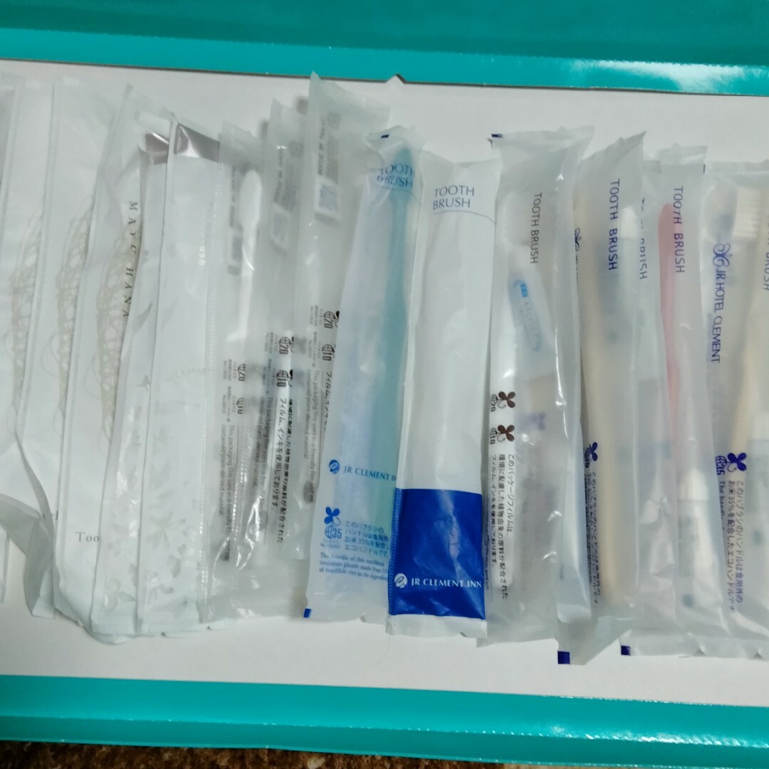 使い捨て歯ブラシ17本 コスメ/美容のオーラルケア(歯ブラシ/デンタルフロス)の商品写真