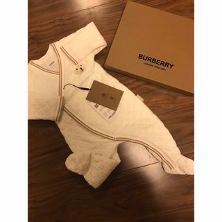 バーバリー(BURBERRY)の新品　バーバリー　ロンパース　足付きロンパース ジャンプスーツ アウター お包み(ロンパース)