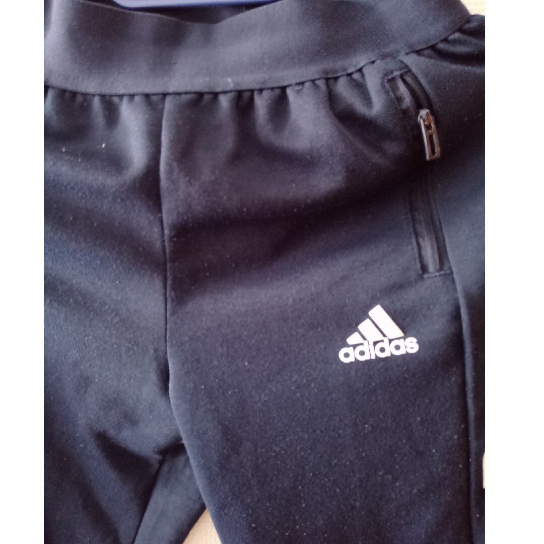 adidas(アディダス)のadidas　ジャジーズボン１３０cm 中古 キッズ/ベビー/マタニティのキッズ服男の子用(90cm~)(ジャケット/上着)の商品写真