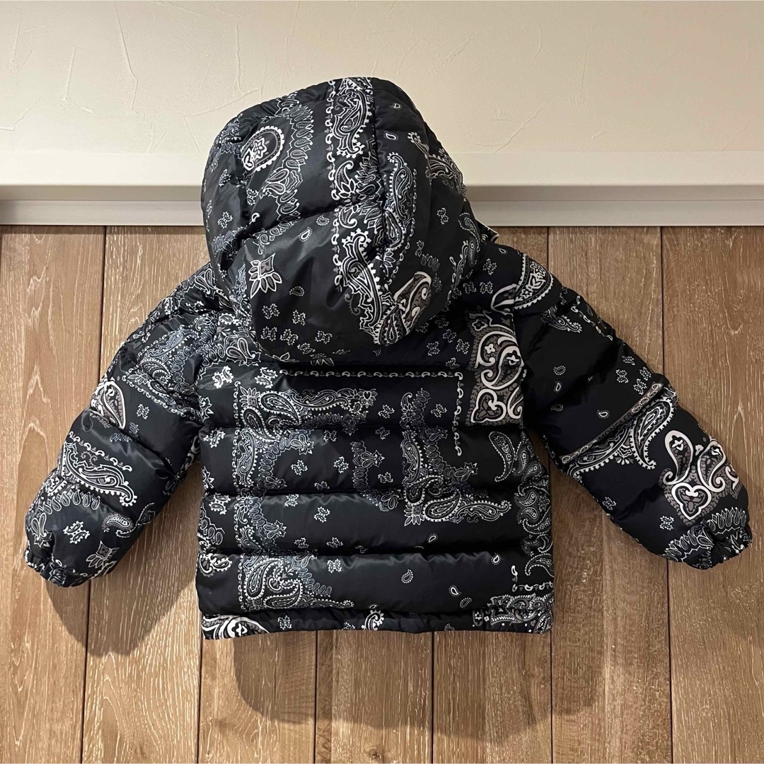 MONCLER(モンクレール)のMONCLERモンクレール　ペイズリー柄　ダウンジャケット　フード付　超美品 キッズ/ベビー/マタニティのキッズ服女の子用(90cm~)(ジャケット/上着)の商品写真