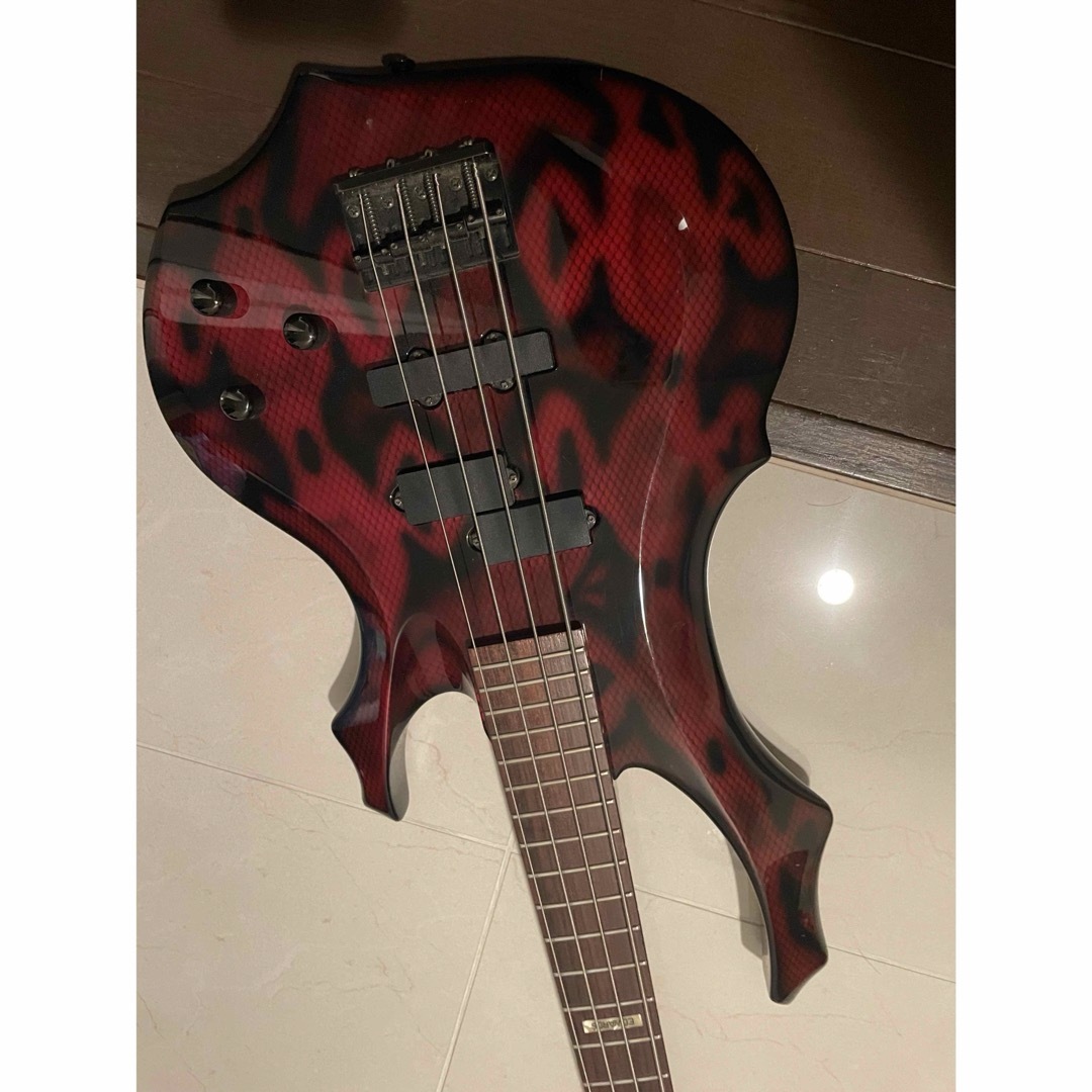 Edwards(エドワーズ)のエドワーズ製 Laputa Junji シグネチャーモデル Red 楽器のギター(エレキギター)の商品写真