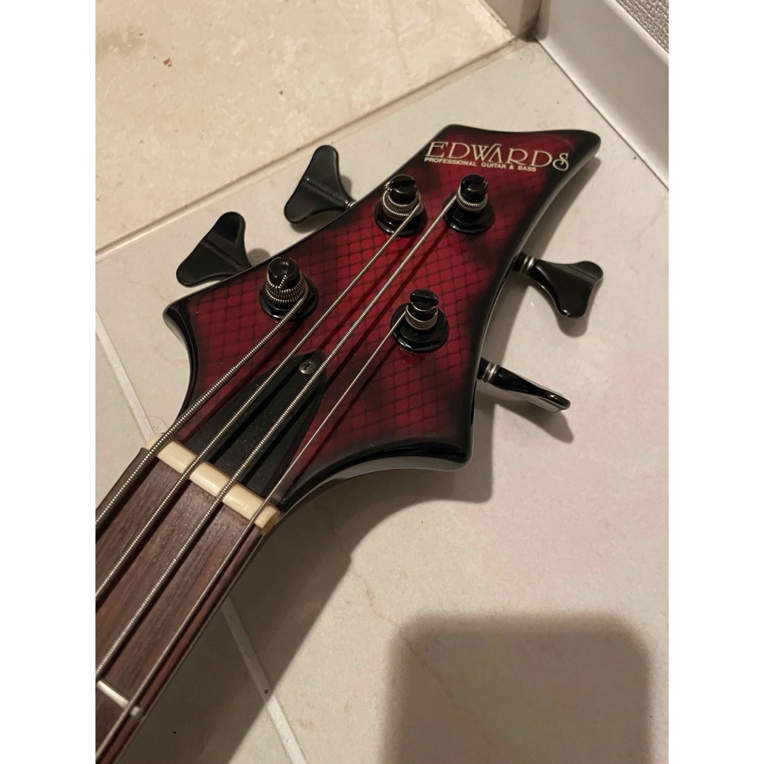 Edwards(エドワーズ)のエドワーズ製 Laputa Junji シグネチャーモデル Red 楽器のギター(エレキギター)の商品写真